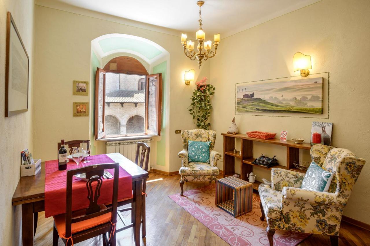 Sangi Studio Apartment - With Amazing View Of The Duomo San Gimignano Exterior photo